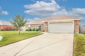 Building Photo - 3825 Kangaroo Ct