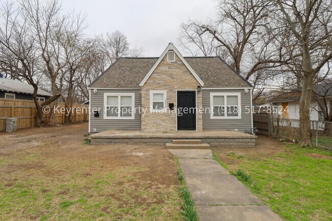 Building Photo - E Haskell St Duplex