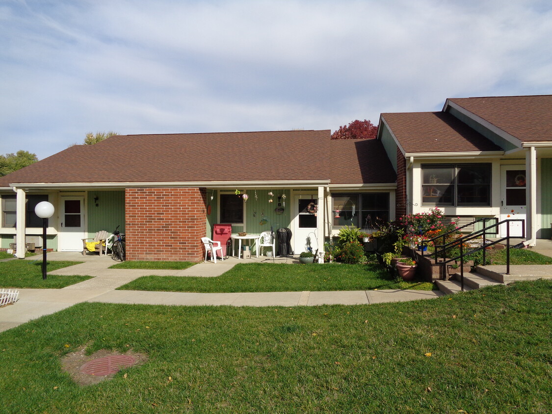 Primary Photo - 403 Iowa St
