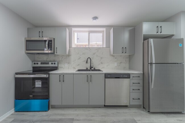 Building Photo - Renovated | 1  Bedroom, 1 Bath