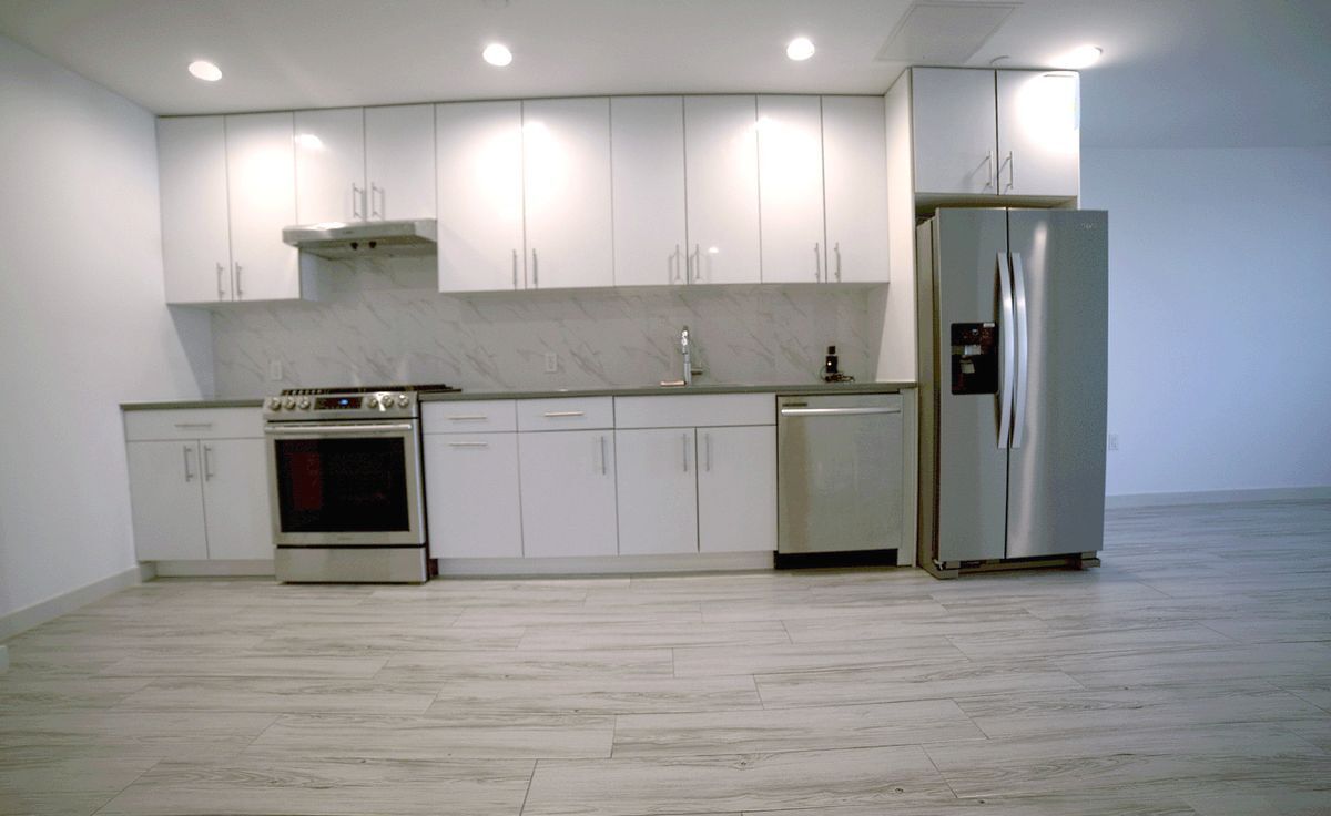 Foto principal - 10909 15th Ave