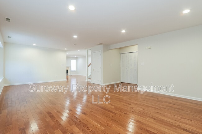 Building Photo - 18 Leighton Dr