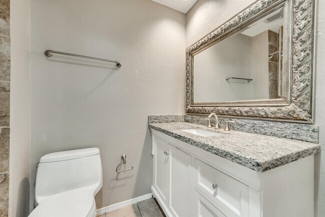Foto del edificio - 239 Edgewood Dr