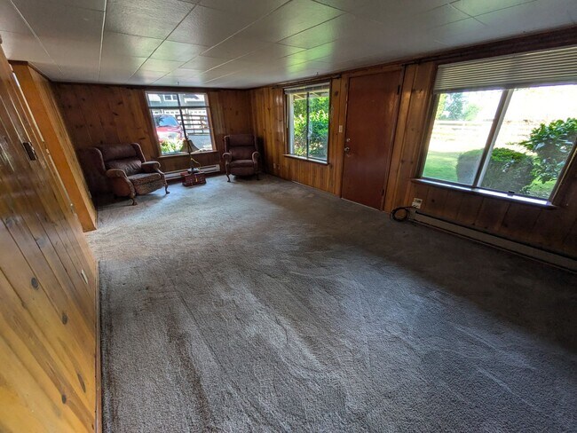 Building Photo - 10121 Lake Steilacoom Dr SW