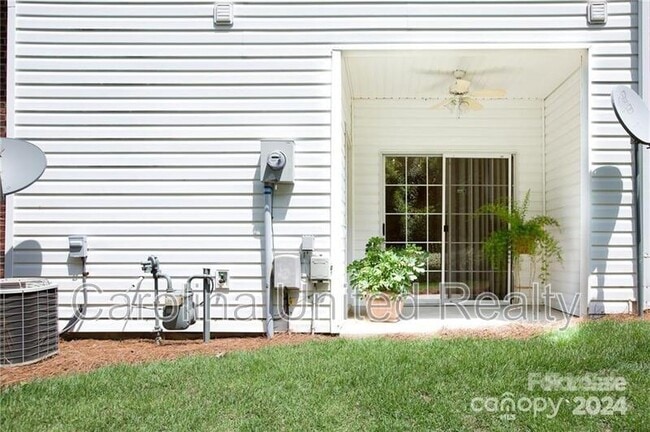 Building Photo - 2174 Sardony Ln