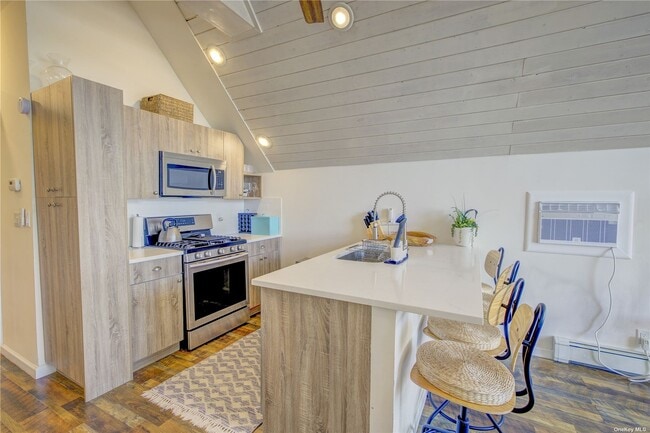 Building Photo - 843 Oceanfront