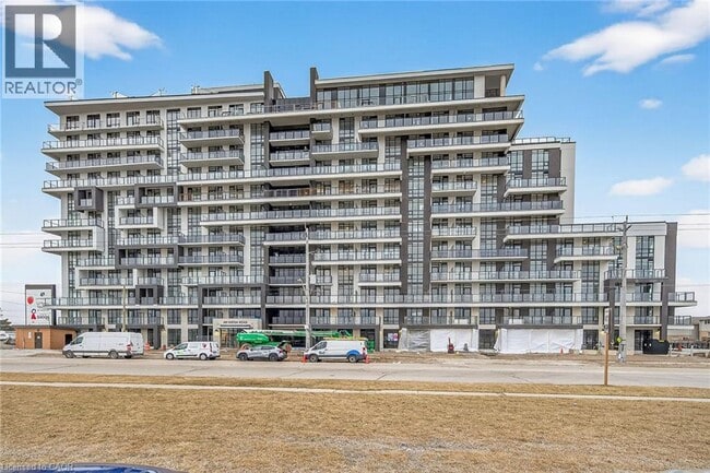 Building Photo - 461 Green Rd