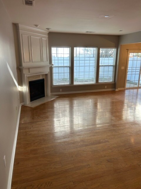 Foto del edificio - 436 Lazy Creek Ln
