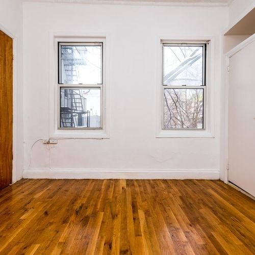 Primary Photo - 99 Hall St