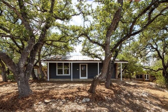 Foto principal - 3205 Elder Hill Rd