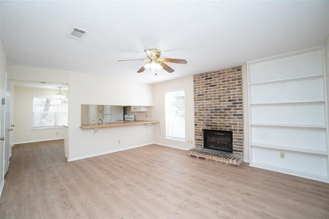 Building Photo - 3305 Dunliegh Dr