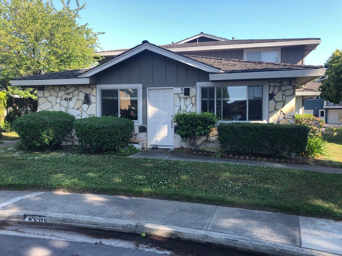 Primary Photo - Cozy 2Br/1Ba Near the Beach