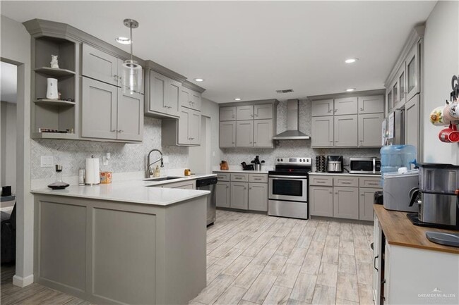 Building Photo - 9 Poinciana St