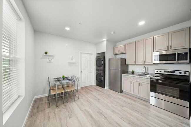 Building Photo - 801 Avenue K