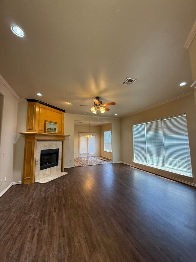 Foto del edificio - Beautiful Home in Moore - 3 Bed, 2 Bath, P...