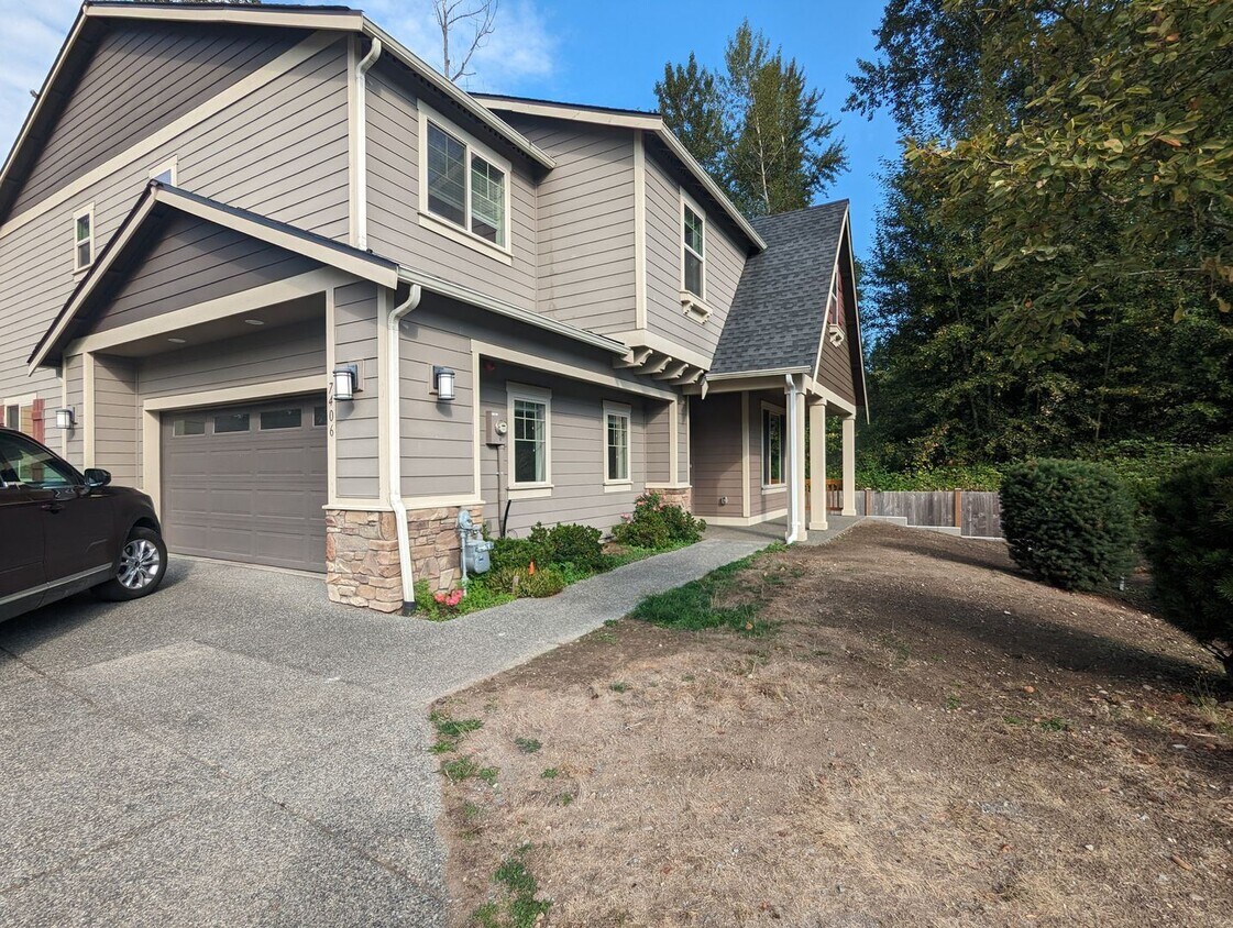 Primary Photo - 5 br, 3 bath House - 7406 NE 202nd Pl
