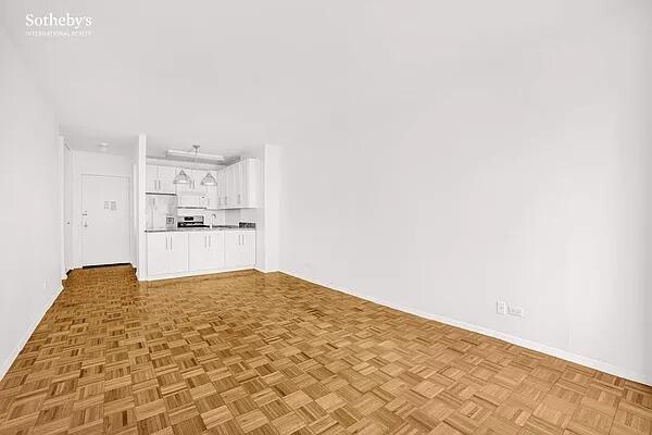 Building Photo - 380 Rector Pl