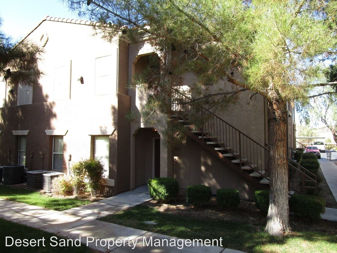 Foto principal - 10245 S Maryland Pkwy