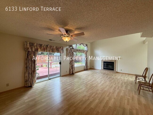 Foto del edificio - 6133 Linford Terrace