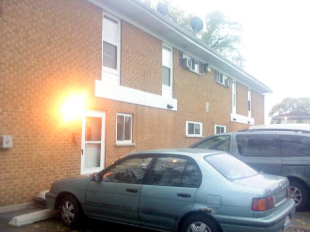 Building Photo - 471-481 N Addison Rd