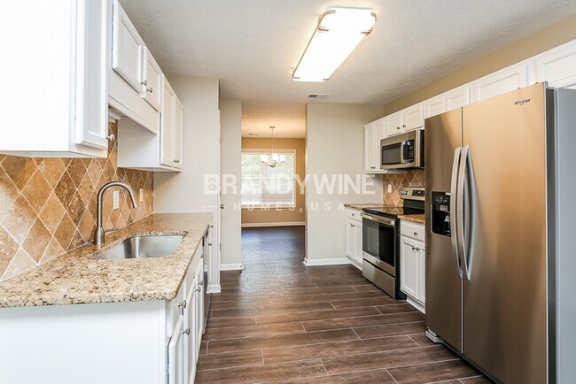 Building Photo - 1.5 months FREE RENT