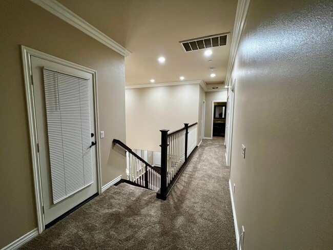 Foto del edificio - Stunning Home For Rent