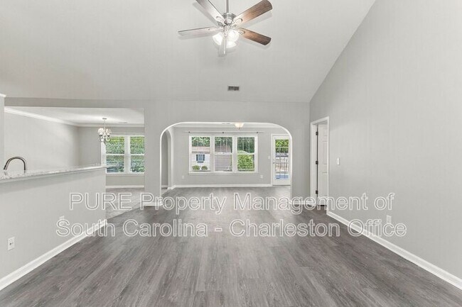 Building Photo - 1322 Palm Cove Dr