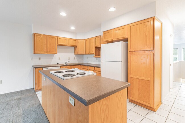 Building Photo - 3376 SW 90th Ave