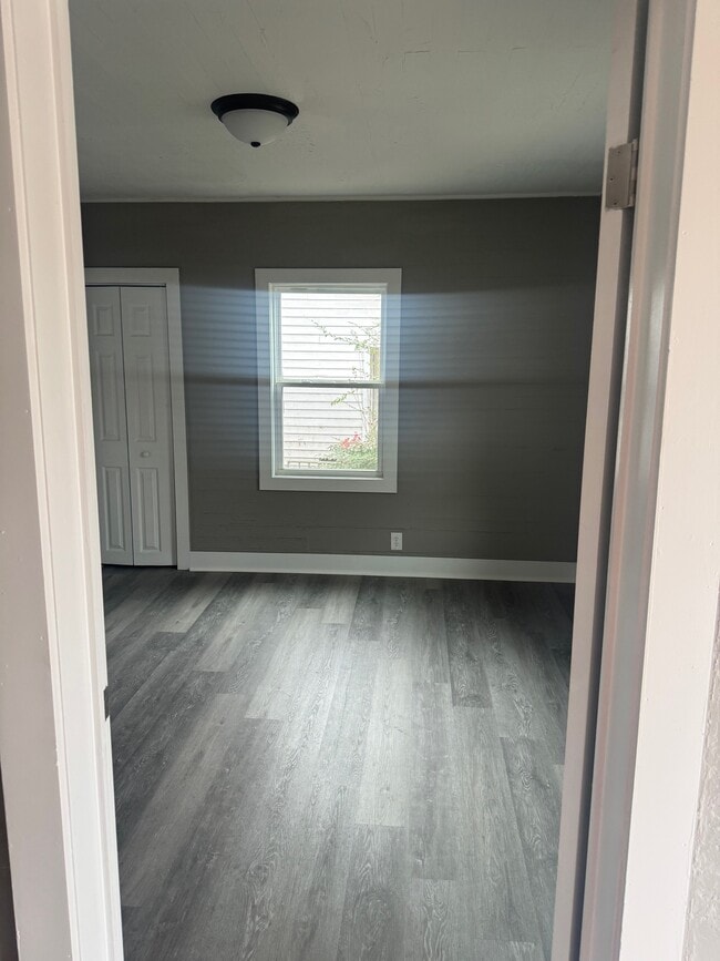 Building Photo - 2827 Gurnee Ave