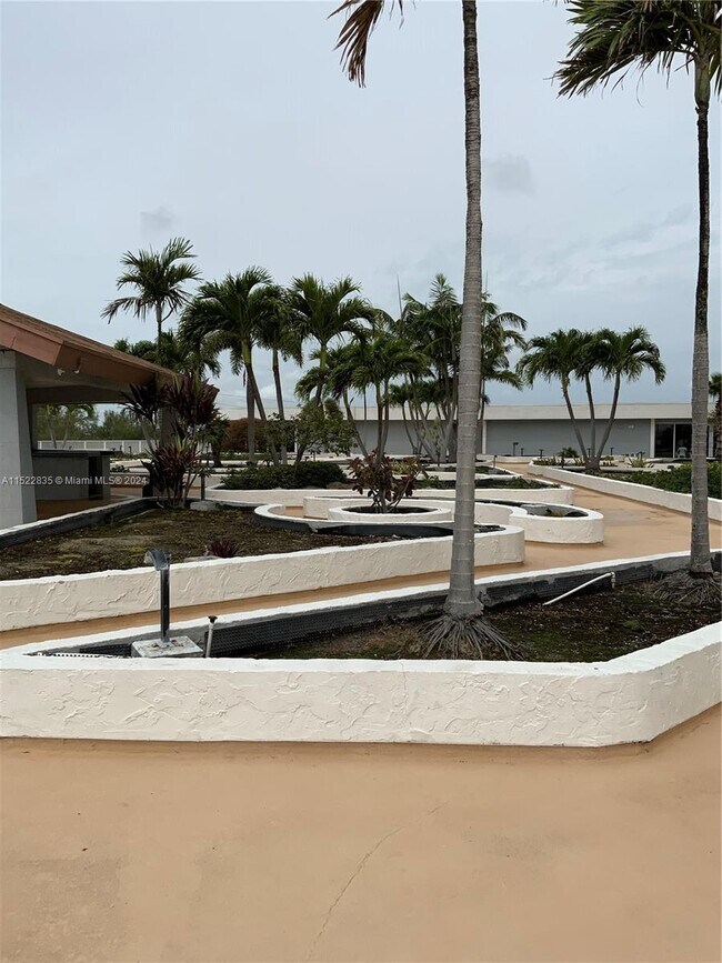 Building Photo - 13499 Biscayne Blvd
