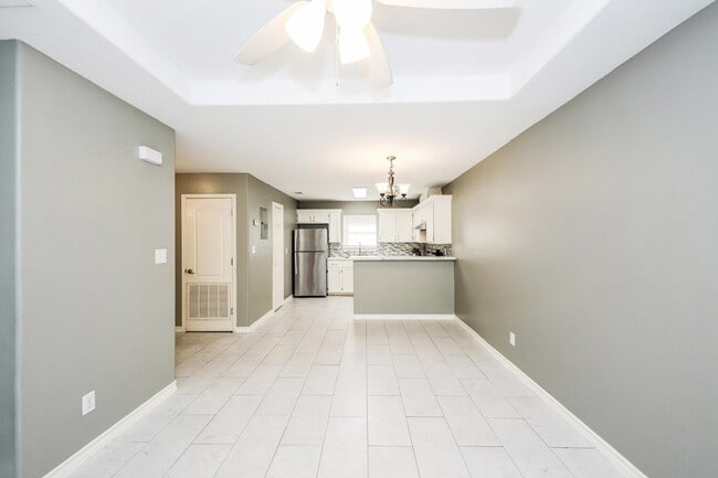 Building Photo - 205 W San Carlos St