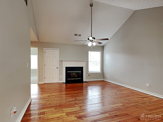 Building Photo - 325 Plantation Blvd