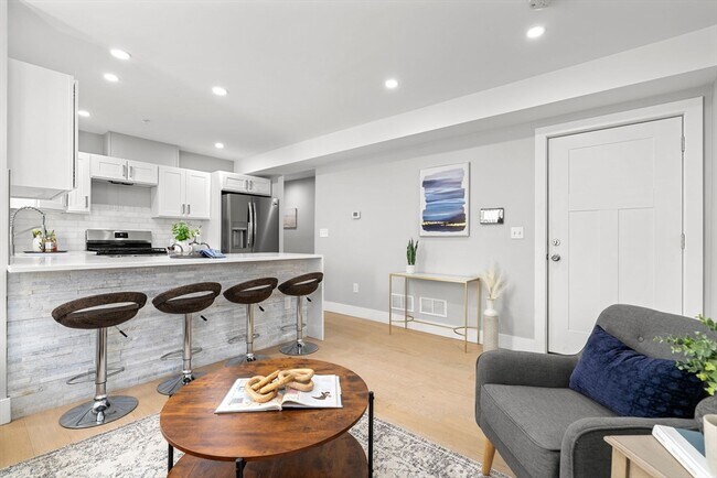 Foto del edificio - 679-683-683 Columbia Rd