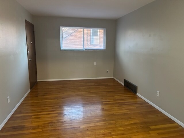 Family Room - 2017 Bellevue Ave