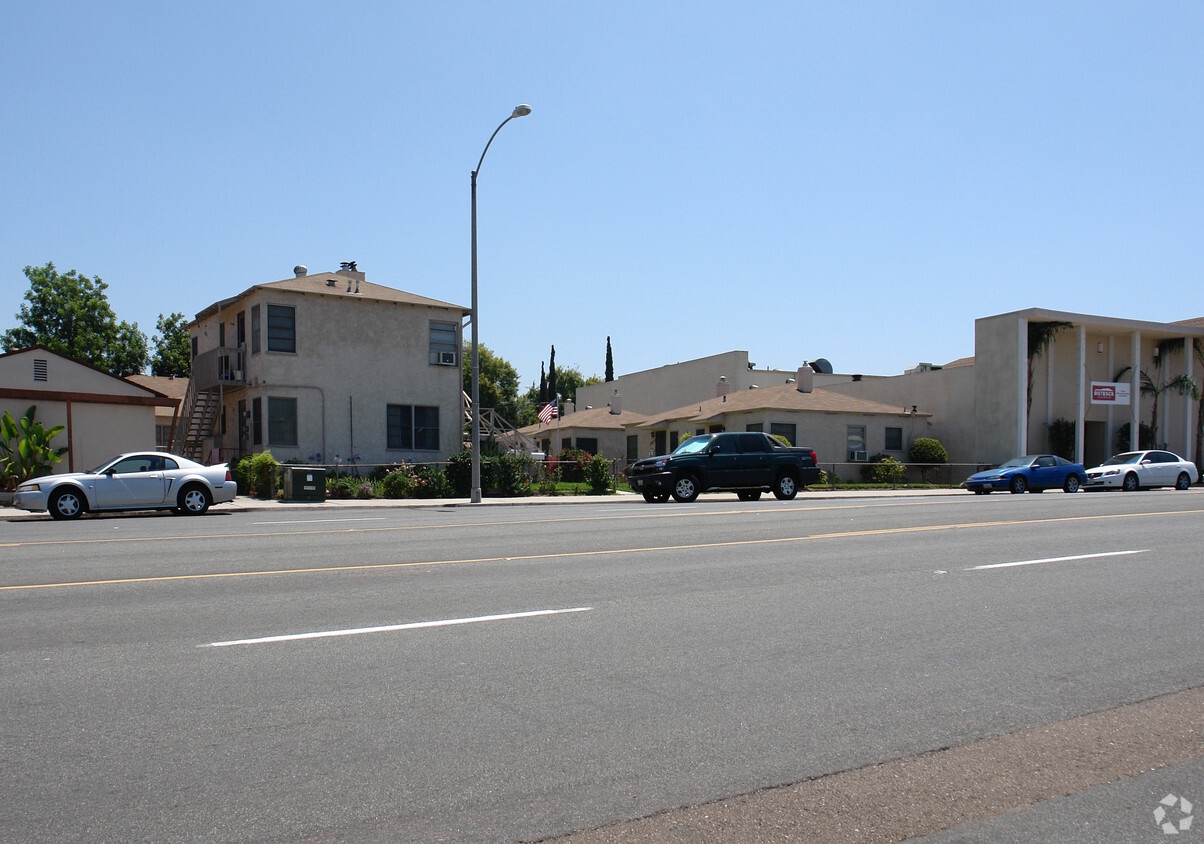 Building Photo - 8831 La Mesa Blvd