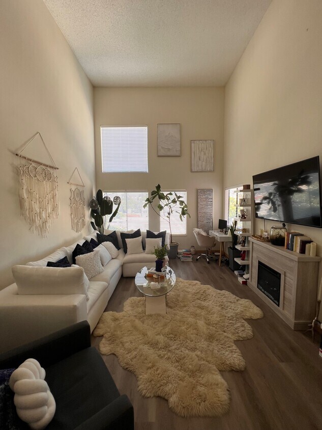 Photo - 1118 Valencia St (Los Angeles, CA)