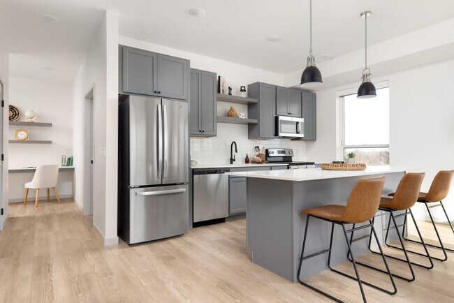 Interior Photo - Lynvue