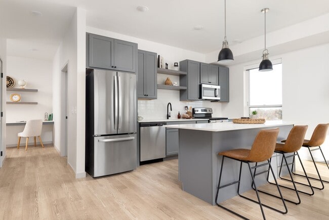 Interior Photo - Lynvue