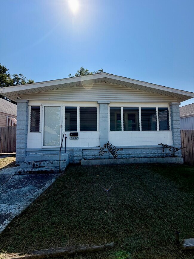 Building Photo - 2832 Dennison St
