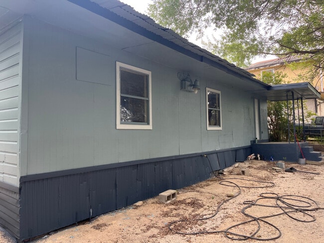 Building Photo - 353 Rusch Ln