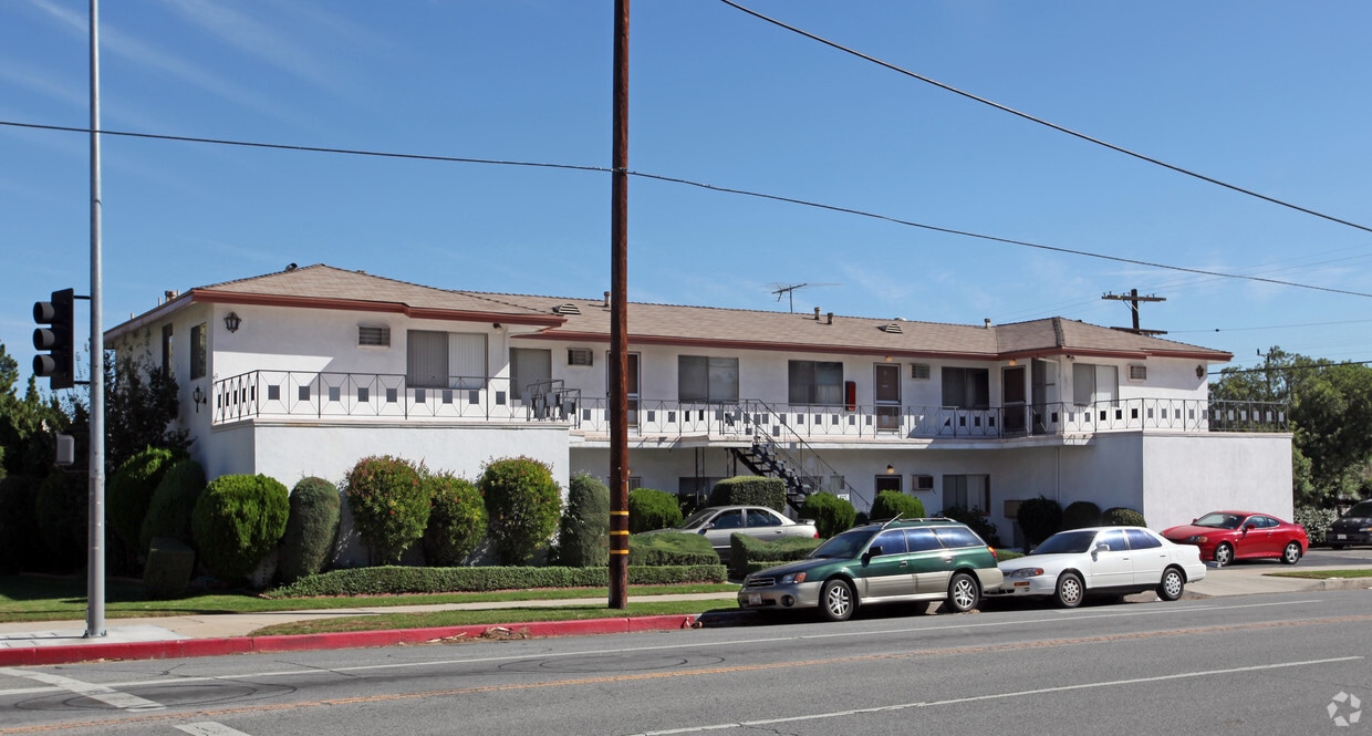Primary Photo - 10680 Louise Ave