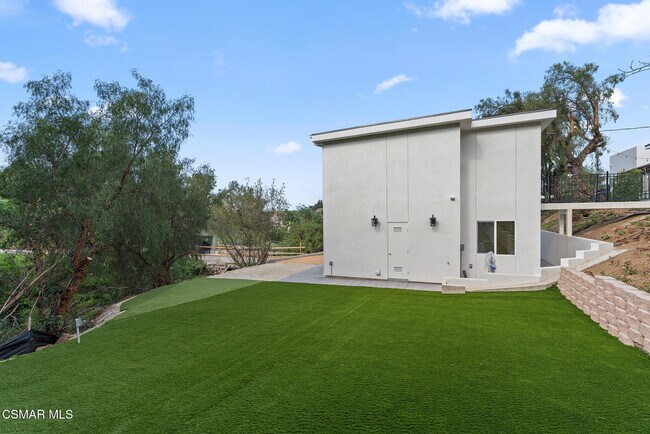 Foto del edificio - 265 McKnight Rd