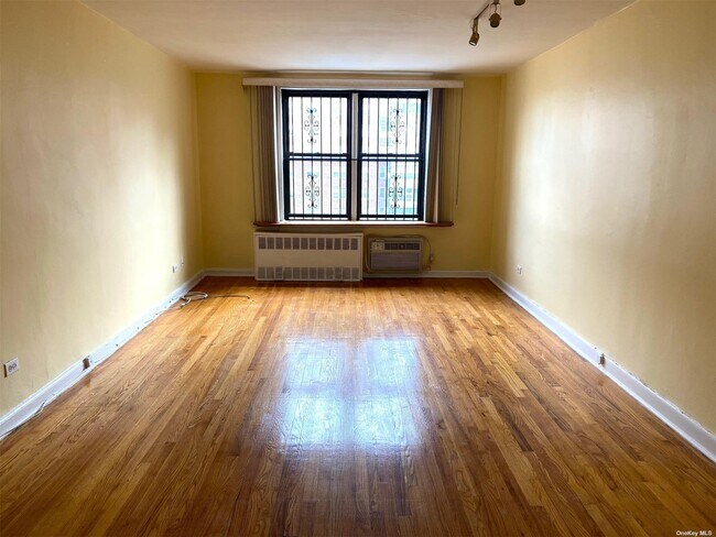 Foto del edificio - 137-10 Franklin Ave