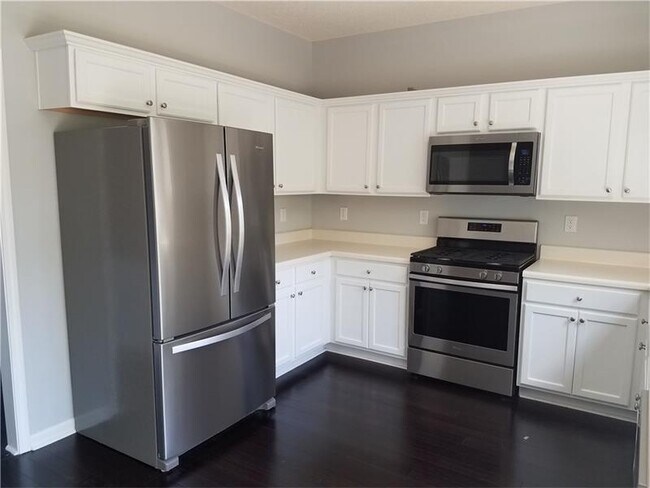 Building Photo - 3690 Ridgefair Dr