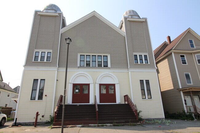 Building Photo - 293 Central St