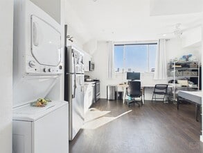 Building Photo - 1010 W 26th St