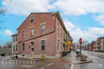 Building Photo - 622 Main St