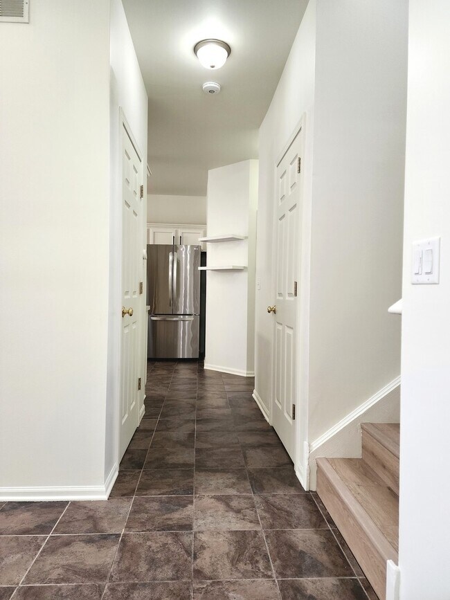 Foto del edificio - 2884 Falling Waters Ln