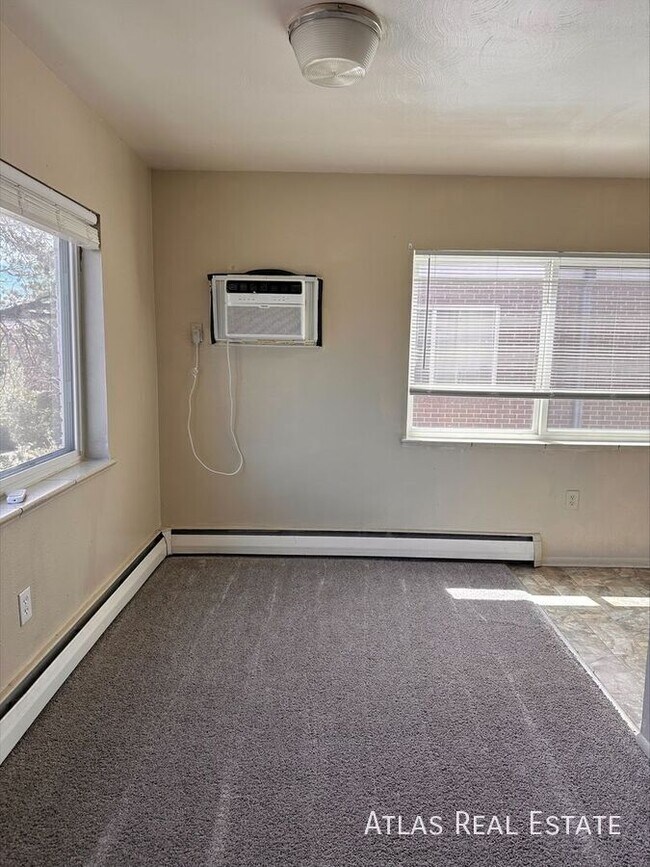 Foto del edificio - 551 S Fairfax St