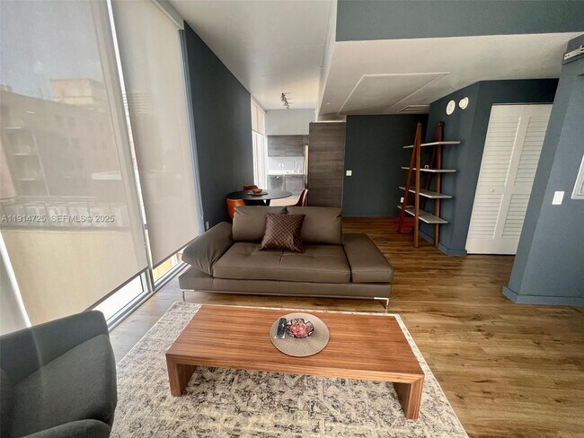 Foto del edificio - 151 SE 1st St